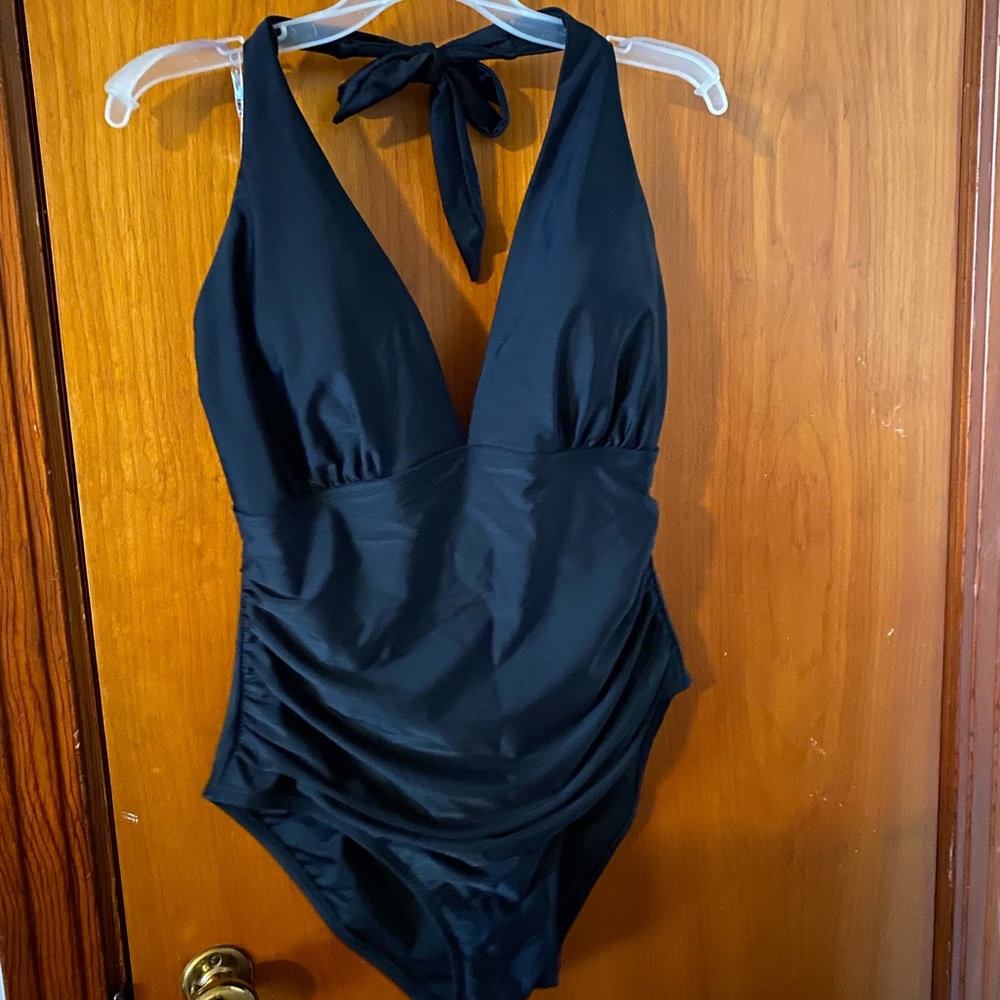 Black DKNY plunge swimsuit 2xl